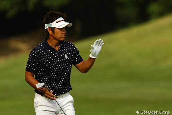 首位タイに浮上の藤田寛之、最後は3番手に救われる！