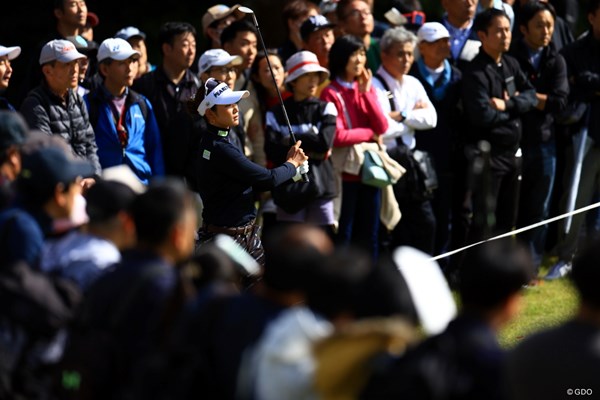 2023年 樋口久子 三菱電機レディスゴルフトーナメント 最終日 原英莉花 ギャラリーに囲まれちまった