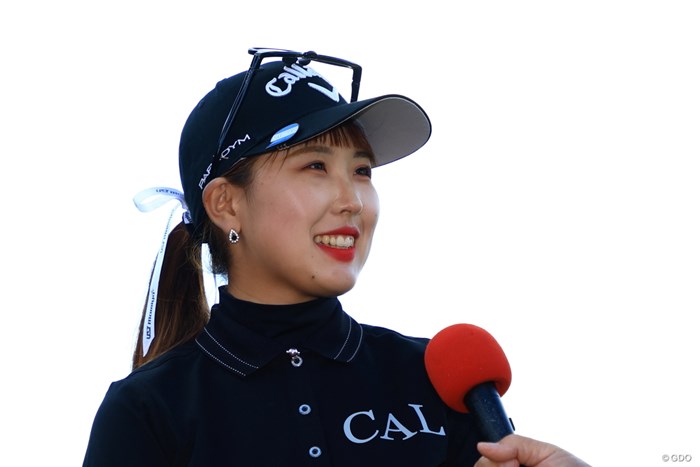 笑顔で優勝インタビュー 2023年 樋口久子 三菱電機レディスゴルフトーナメント 最終日 リ・ハナ