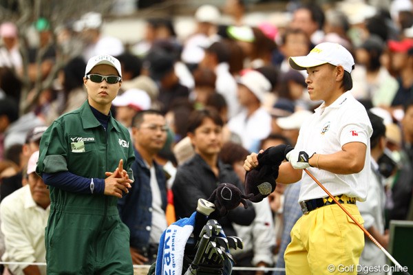 2010年 日本オープンゴルフ選手権競技 最終日 藤本佳則 ローアマにはなれませんでしたが、トータル1アンダーフィニッシュはさすがですね。いつも思うのですが、キャディさんが美人かと・・・。