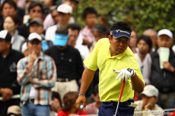 2010年 日本オープンゴルフ選手権競技 最終日 小田龍一 「あ～ぁ、あのデカイ優勝カップね。欲しいの？俺は去年もらったよ。」