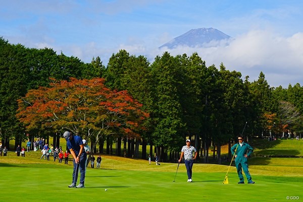 今年は御殿場も暖かい。富士山の雪化粧はまだ？