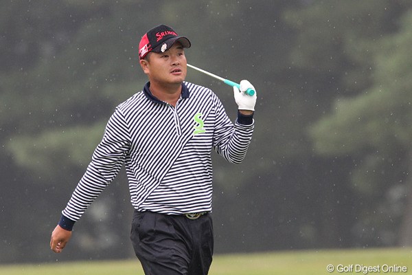 2010年 ブリヂストンオープンゴルフトーナメント 初日 小田孔明 「高知は強いよな」と皆から言われるそうで「千葉も強いんじゃ！」と言いたい？