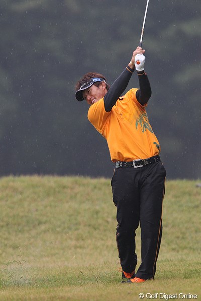 2010年 ブリヂストンオープンゴルフトーナメント 初日 宮本勝昌 今日は何もドラマがなかったそうです。トップと2打差の9位タイ。