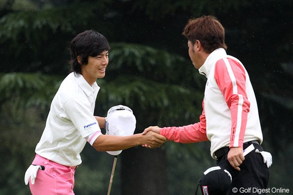 2010年 ブリヂストンオープンゴルフトーナメント 初日 石川遼 初日を終え笑顔の遼くん。