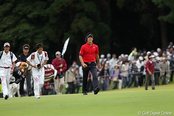 2010年 ブリヂストンオープンゴルフトーナメント 2日目 石川遼 遼くんが歩けばギャラリーも大移動。