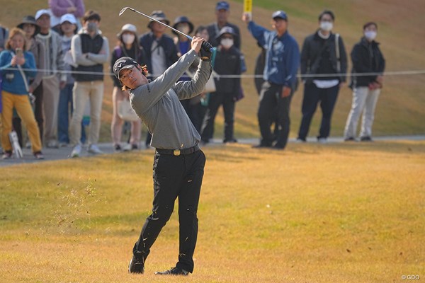 2023年 カシオワールドオープンゴルフトーナメント 2日目 石川遼 この日も多くのギャラリーがついて歩いた