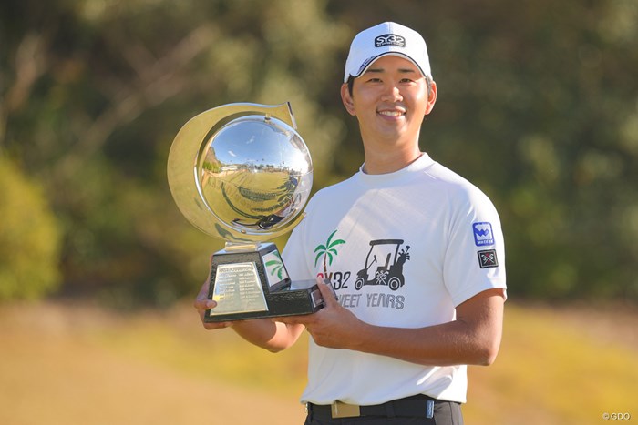 鍋谷太一が初優勝をあげた 2023年 カシオワールドオープンゴルフトーナメント 最終日 鍋谷太一