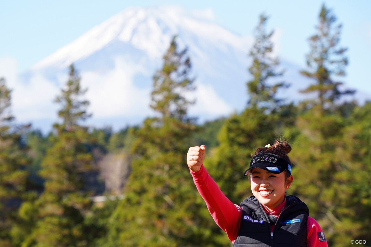 富士山をバックに2024年の誓い