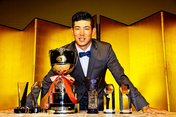 2023年 JGTO表彰式  中島啓太 中島啓太が最優秀選手賞を含め6冠に輝いた