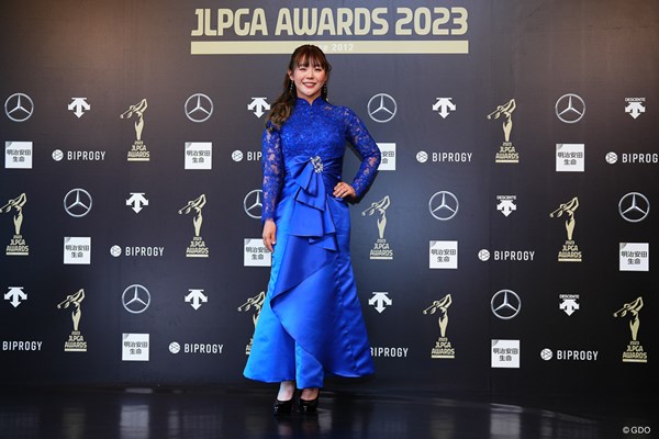 2023年 JLPGAアワード 吉田優利 「綺麗に仕上がってうれしい」とドレスに満足げ