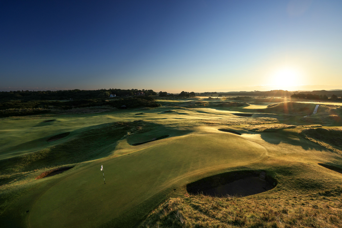 8番パー3はロイヤルトゥルーンの名物ホール (David Cannon/R&A via Getty Images)