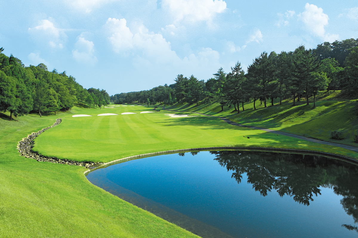 上田治が設計のフラットな丘陵コース（提供：日本プロゴルフ協会）