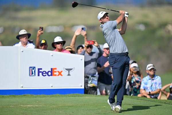 シェフラーが通算16アンダーまで伸ばし単独首位に立った(Ben Jared/PGA TOUR via Getty Images)