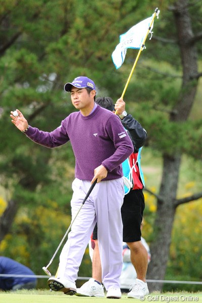2010年 マイナビABCチャンピオンシップゴルフトーナメント 2日目 池田勇太 若大将は残念ながらスコアを伸ばせず、優勝争いから脱落したんで、2週連続Vは赤信号ですワ。26位T