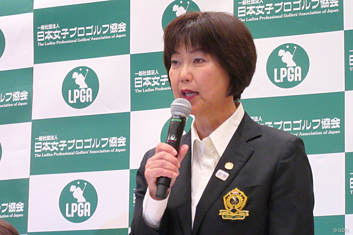 スロープレーへの罰金制度導入を発表した小林浩美JLPGA会長 ※2019年撮影