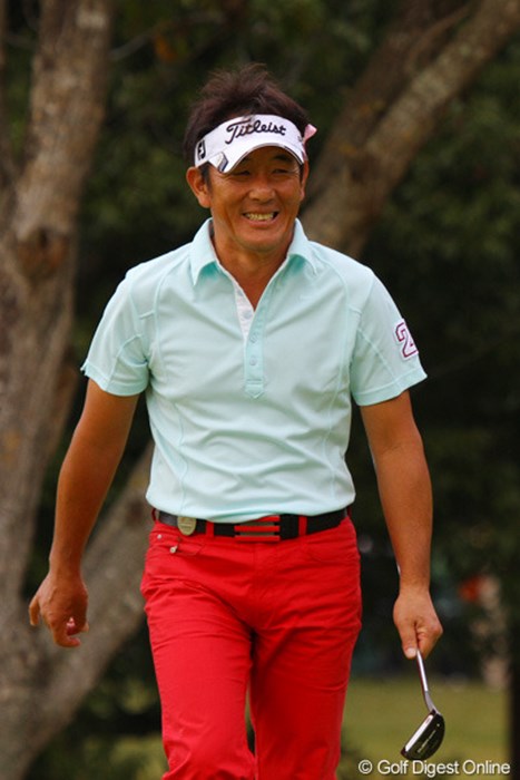 3日間半袖で戦いました！安定したゴルフで4位タイの高松厚 2010年 富士フイルムシニアチャンピオンシップ 最終日 高松厚