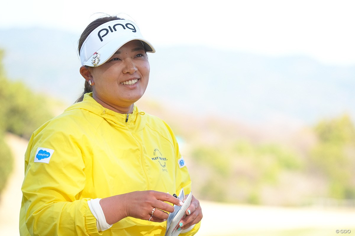2024年 明治安田レディス ヨコハマタイヤゴルフトーナメント 初日 鈴木愛
