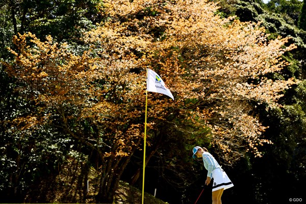 2024年 Vポイント×ENEOS ゴルフトーナメント 初日 鶴岡果恋 2連続予選落ちから首位発進