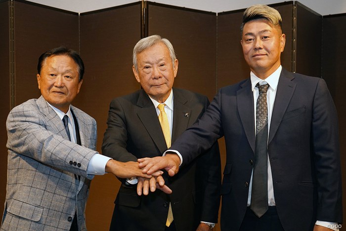 諸星裕氏（中央）がJGTO会長に就任した 2024年 倉本昌弘 諸星裕 谷原秀人