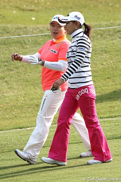 2010年 伊藤園レディスゴルフトーナメント 初日 横峯さくら＆アン・ソンジュ