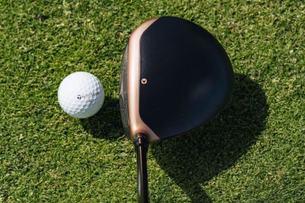 テーラーメイド 1W ブラックとカッパーの配色が印象的（GolfWRX）