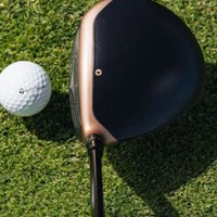 ブラックとカッパーの配色が印象的（GolfWRX） テーラーメイド 1W