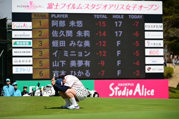 最終18番でバーディパットを沈められなかった(Atsushi Tomura／Getty Images)