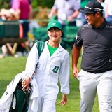 久常涼が恋人とパー3コンテストに登場 仲睦まじい2ショット