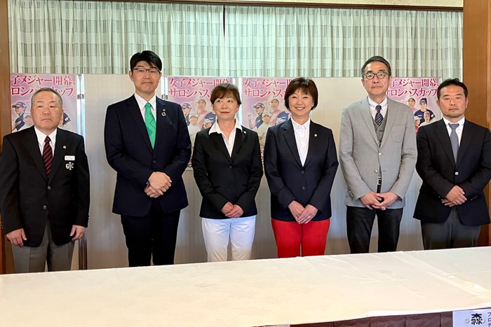 小林浩美LPGA会長（右から3人目）は熱戦に期待した 2024年 ワールドレディスチャンピオンシップサロンパスカップ 事前 記者会見