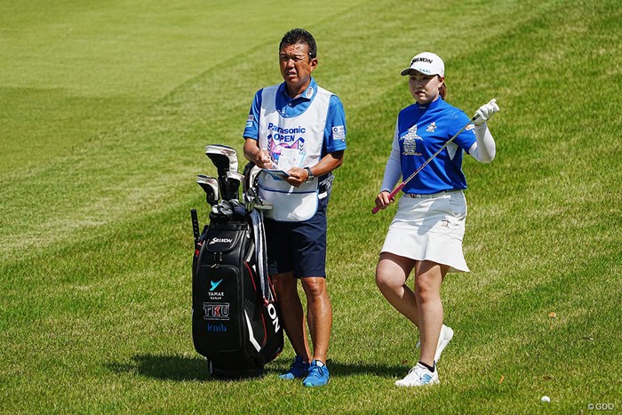 清水重憲キャディ（左）が竹田麗央の強さを語った 2024年 パナソニックオープンレディースゴルフトーナメント 最終日 竹田麗央