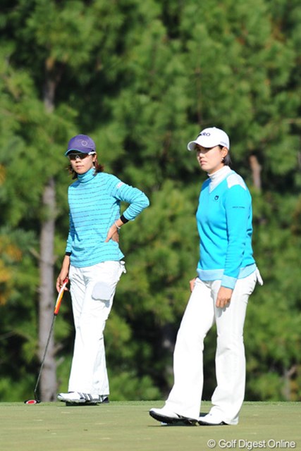 画像詳細 10年 大王製紙エリエールレディスオープン 2日目 イ チヒ ジョン ミジョン 馬場とダーディンが首位に浮上 横峯は6打差で最終日へ 10年 大王製紙エリエールレディスオープン Gdo ゴルフダイジェスト オンライン