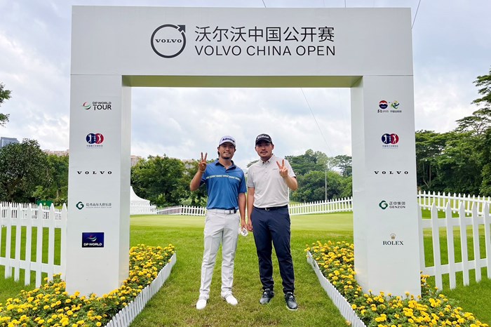 小平智選手（左）も一緒に。久々に中国に来ました 2024年 ボルボ中国オープン 事前 小平智 川村昌弘