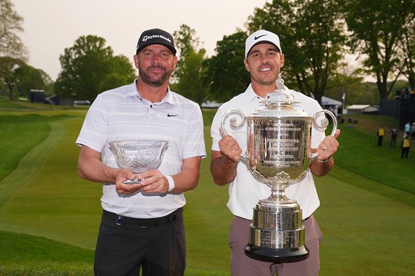 マイケル・ブロック ブルックス・ケプカ 前年優勝のブルックス・ケプカ（右）とクラブプロのマイケル・ブロック(Darren Carroll／PGA of America via Getty Images)