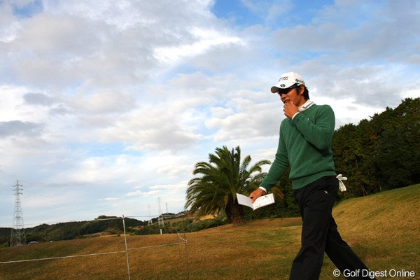 2010年 カシオワールドオープンゴルフトーナメント 事前 キム・キョンテ 青空で繋がっている母国が脅威にさらされている。キム・キョンテの心中は・・・
