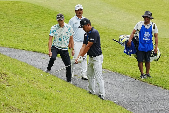 ボールがカート道に。同伴競技者の重永亜斗夢と小林伸太郎の意見を聞く 2024年 関西オープンゴルフ選手権競技 最終日 杉山知靖