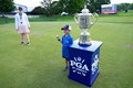 優勝者に贈られるワナメーカートロフィー(Darren Carroll/PGA of America)