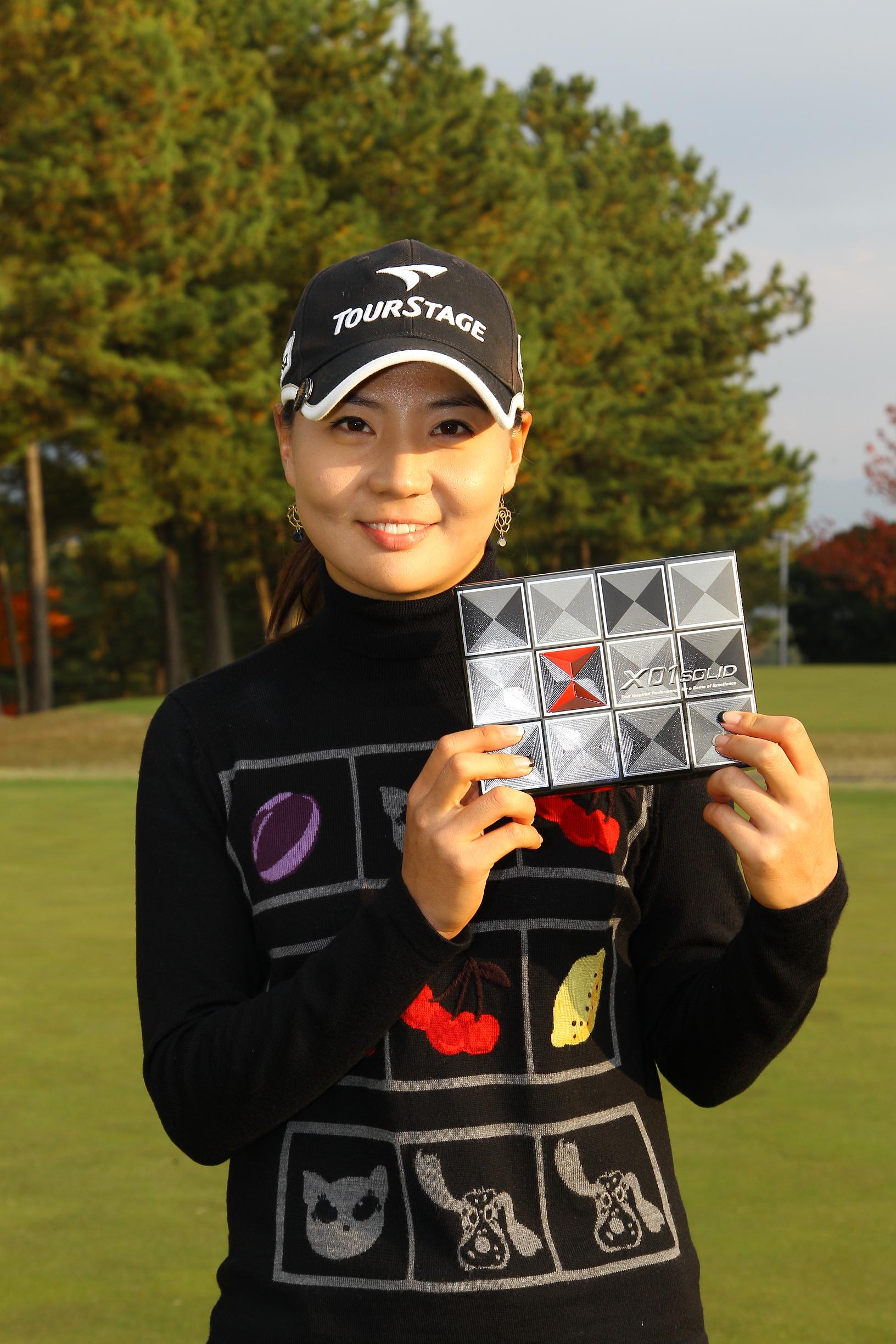 上田桃子］CAT Ladies 2014 サイン入りキャップ 【公式通販】