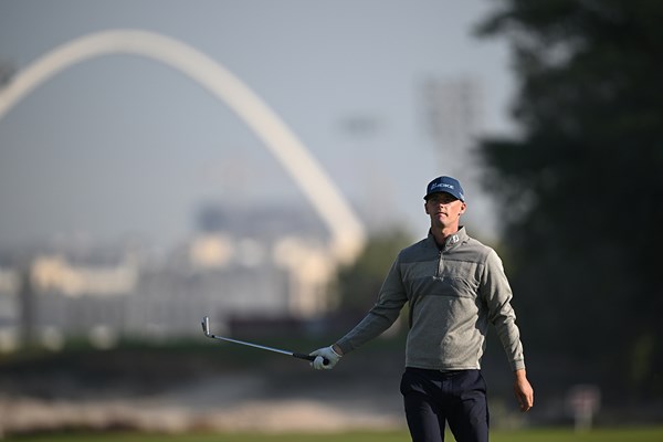 首位で発進したサム・ジョーンズ※撮影は2024年「カタールマスターズ」 (Photo by Octavio Passos/Getty Images)