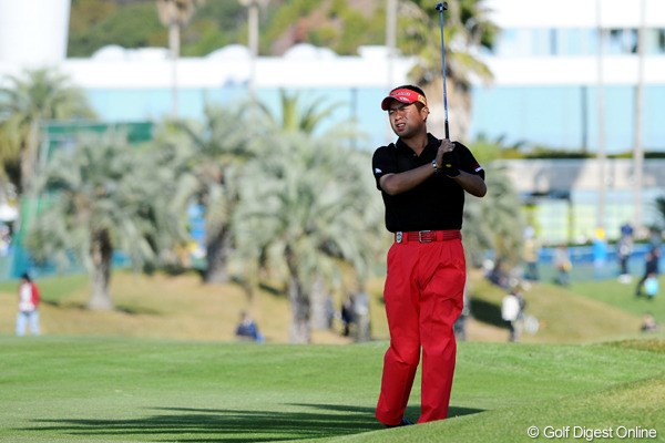 2010年 カシオワールドオープンゴルフトーナメント 2日目 池田勇太 「なんで日陰にあんだよ！寒いじゃねえか！」と、ボールに怒ってはりました。おもろい！3位