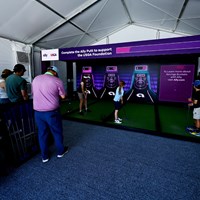 全米女子オープンの会場内に設けられたアライのブース。ゲームでギャラリーを迎えた 2024年 全米女子オープン presented by アライ 3日目 コース内のアライのブース