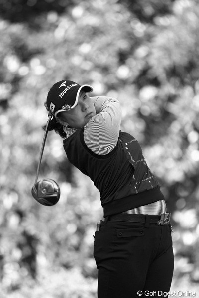 2010年 LPGAツアーチャンピオンシップリコーカップ3日目 佐伯三貴 明日の目標は、「初日からずっとボギーが続いている18番でパーを取ること」だそうです。