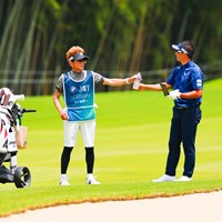 キャディはお父さん 2024年 BMW 日本ゴルフツアー選手権 森ビルカップ 初日 片岡大育