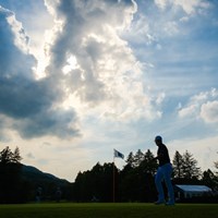 もうすぐ夕焼け 2024年 BMW 日本ゴルフツアー選手権 森ビルカップ 初日 Hole18