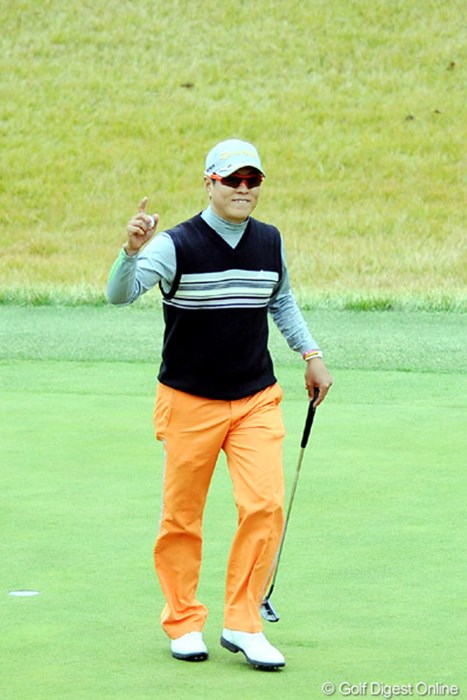 一時はキムvsキムかいなと・・・。韓国人選手には珍しく、けっこう喜怒哀楽が激しくて面白い選手です。3位 2010年 カシオワールドオープンゴルフトーナメント 最終日 H.T.キム