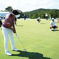 「ジェイルバード380」で練習をする 2024年 BMW 日本ゴルフツアー選手権 森ビルカップ 上井邦浩