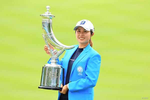 大里桃子が3年ぶりツアー3勝目