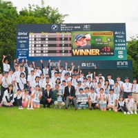 ボランティアさんと 2024年 BMW 日本ゴルフツアー選手権 森ビルカップ 最終日 岩田寛