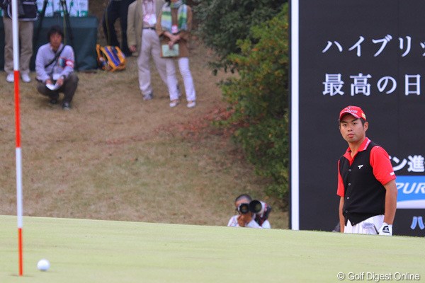 2010年 ゴルフ日本シリーズJTカップ 初日 池田勇太 18番で絶妙なアプローチ！この日もっとも池田勇太の目が開いた瞬間です
