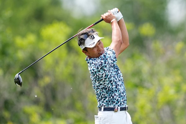 2024年 スターツシニアゴルフトーナメント 初日 宮本勝昌 単独首位発進を決めた宮本勝昌(Patrick McDermott/Getty Images) ※撮影は2024年「全米シニアプロ」